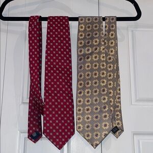 Lands' End Red and Gold Classic Ties